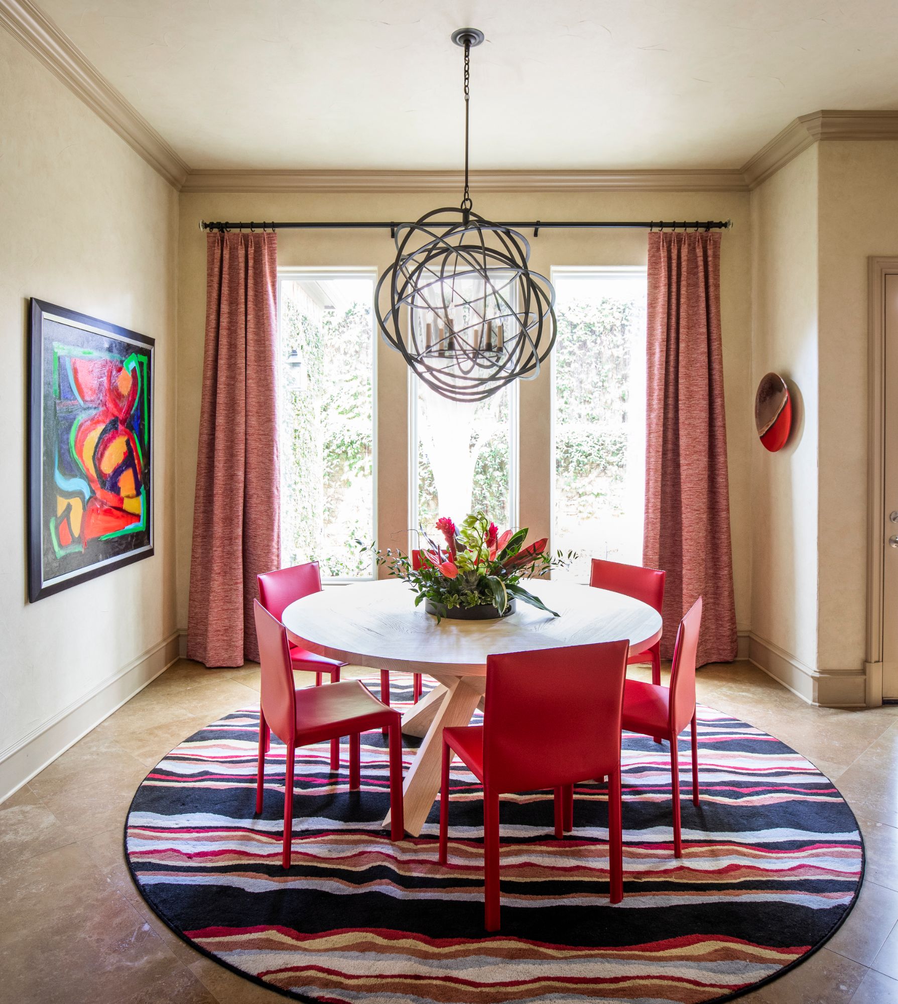 Breakfast Nook with Shades of Pink and Red