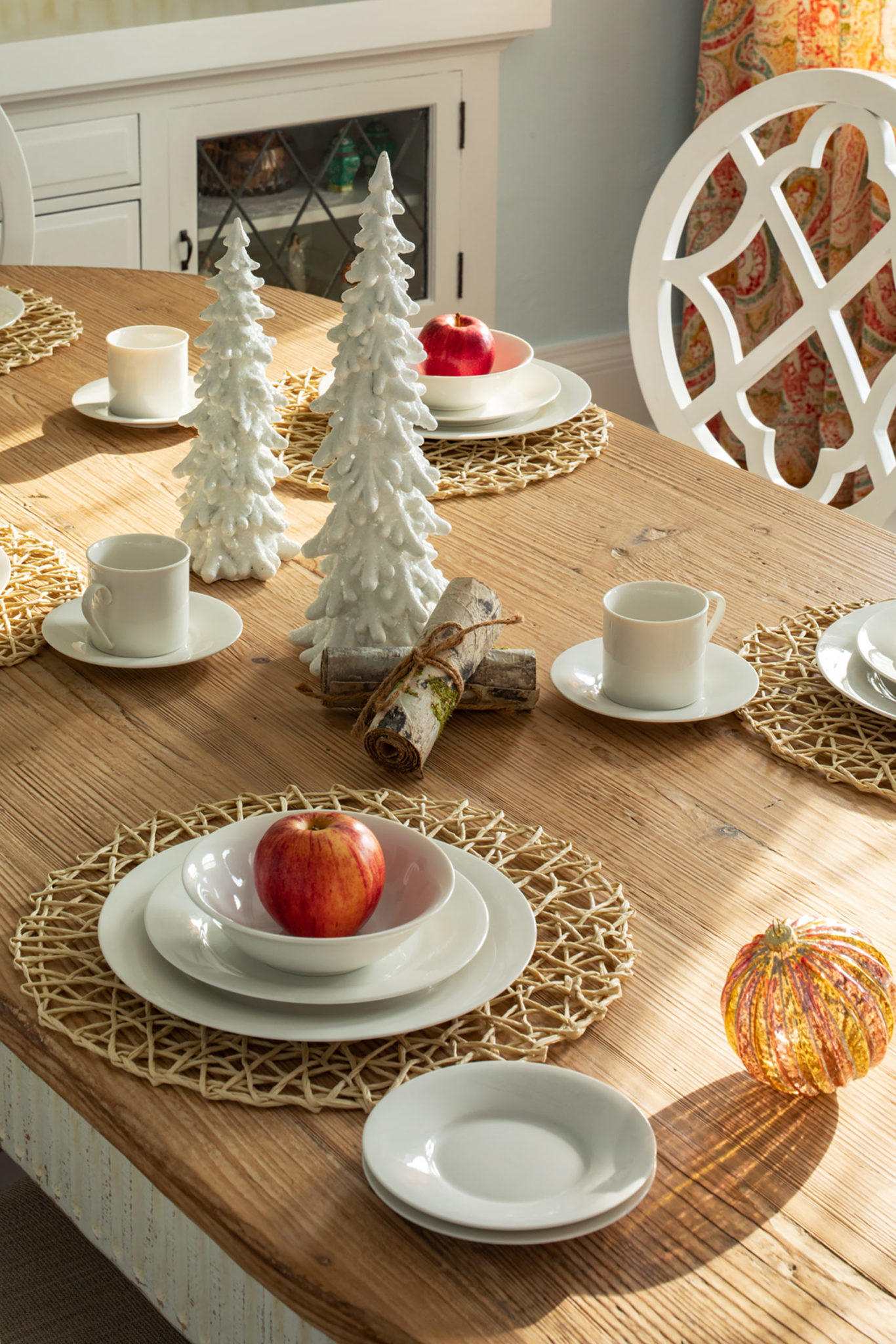 Mother Nature Inspired Holiday Décor in Dining Room