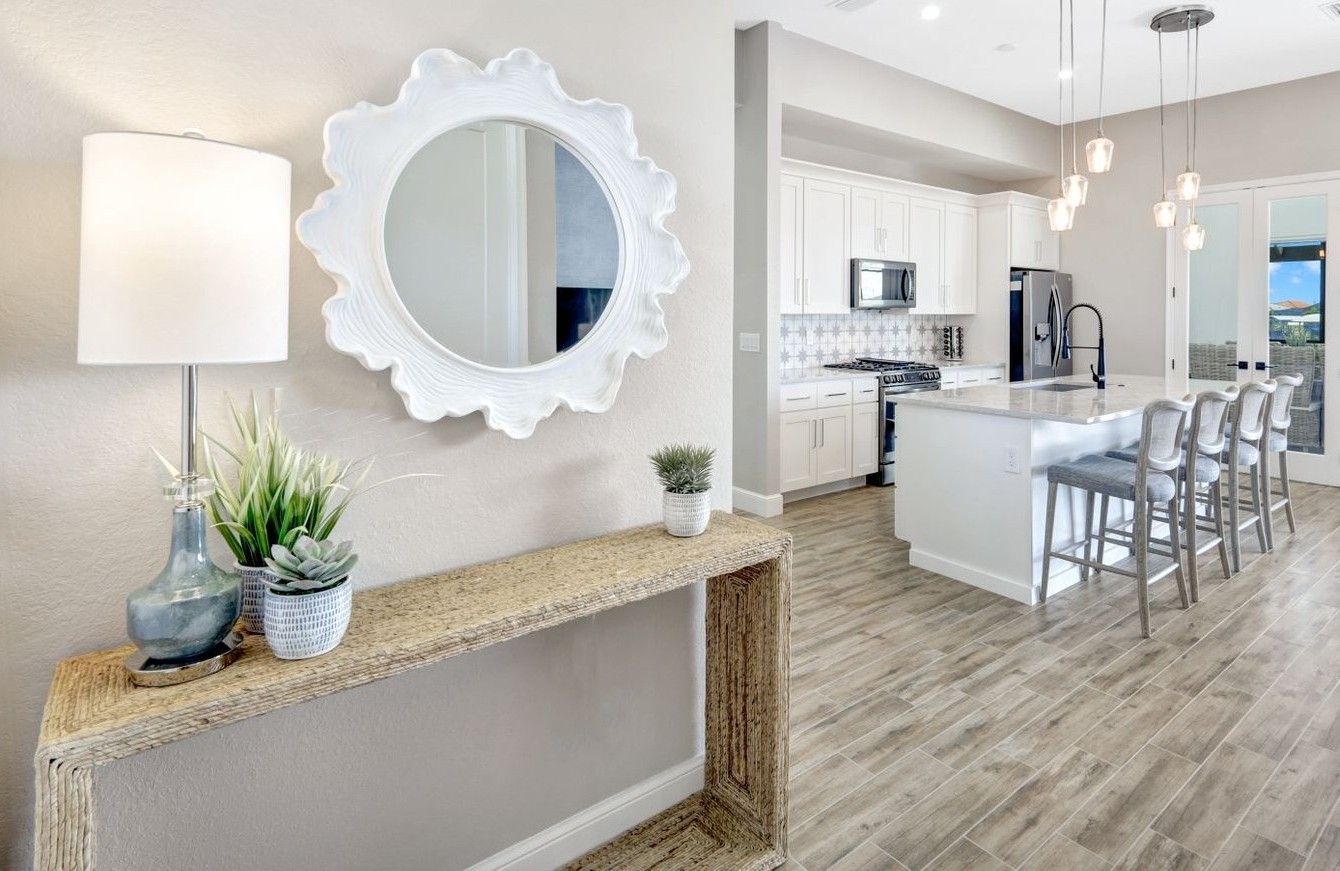 Kitchen & Foyer